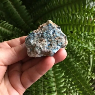 CHRYZOKOL MALACHIT surový kámen velikost 47 x 38 x 26 mm, 69g.