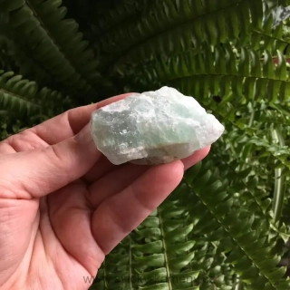 AVANTURÍN surový kámen velikost 54 x 33 x 24 mm, 52g.